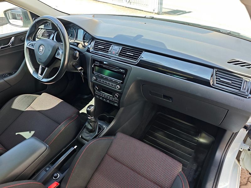 Škoda Rapid (2015) 1.2 TSi Spaceback Ambition + - fotka 10 z 42