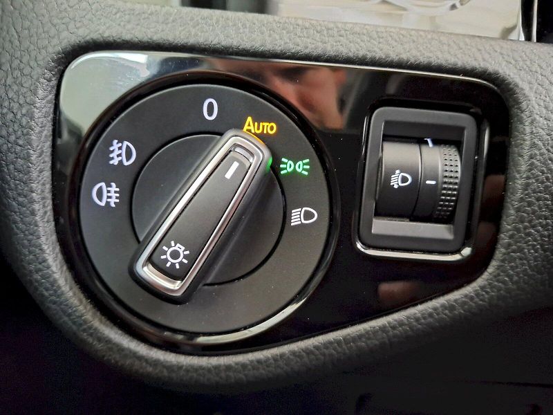 Volkswagen Golf (2015) Variant HighLine 1,6TDi 77kW - fotka 29 z 32
