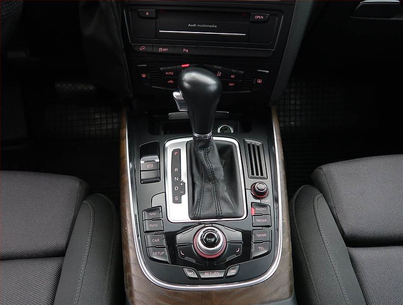 Audi Q5 (2012) 2.0 TDI, 4X4, Automat, Navi - fotka 13 z 24