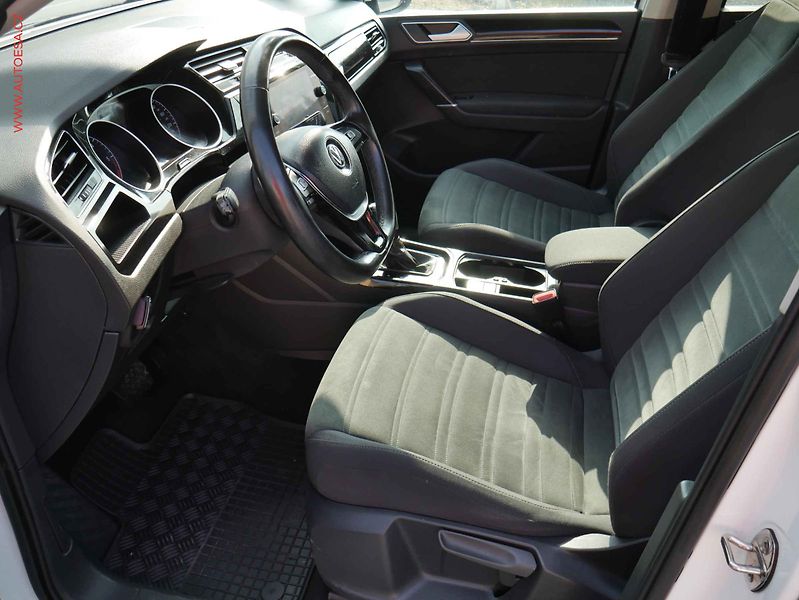 Volkswagen Touran (2019) 2.0TDi, DSG, navi - fotka 9 z 16