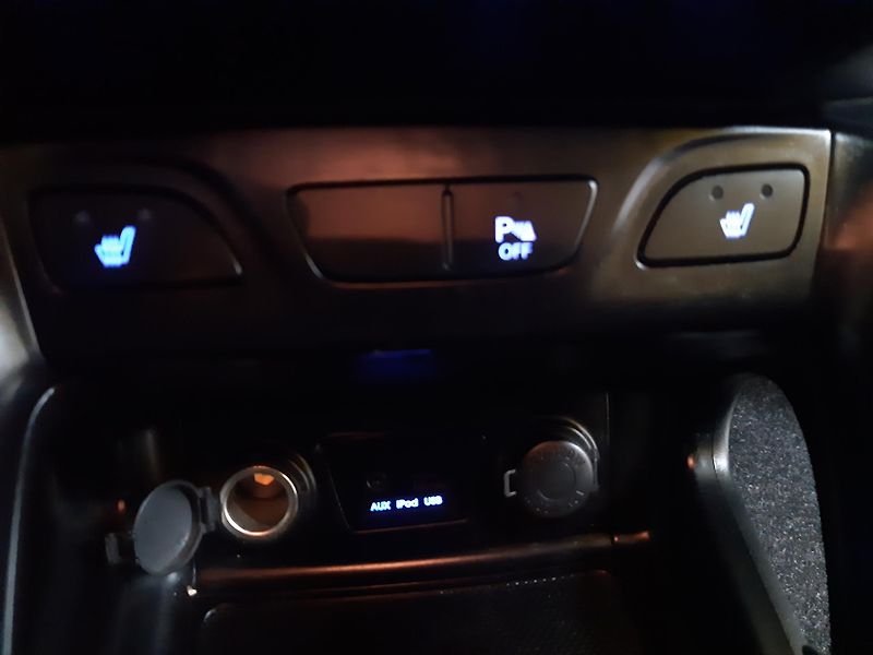 Hyundai ix35 1.6 i DIGIKLIMA 88000km        - fotka 13 z 25
