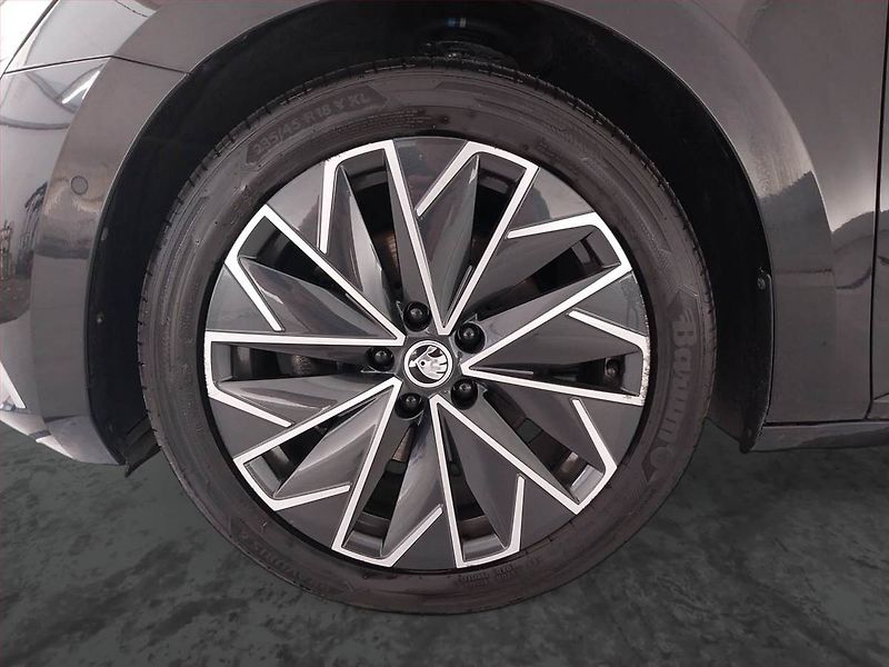 Škoda Superb (2023) Laurin&Klement 2.0 TDI - fotka 15 z 22