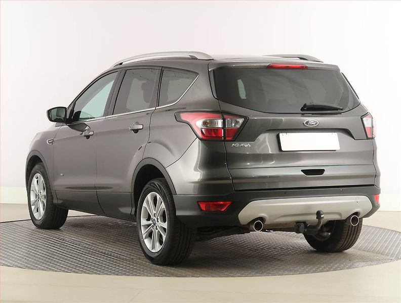 Ford Kuga (2017) 2.0 TDCi, 4X4, ČR,1.maj - fotka 4 z 19