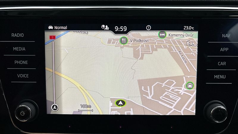 Škoda Superb 2.0 TSI DSG 4x4 Scout Combi - fotka 32 z 36