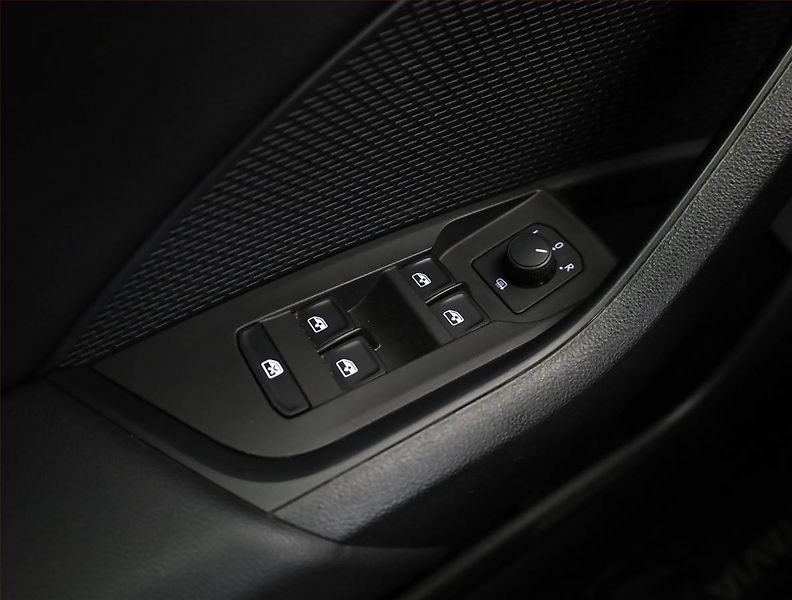 Škoda Octavia (2023) Ambition 2.0 TDI, ČR,1.maj - fotka 17 z 19