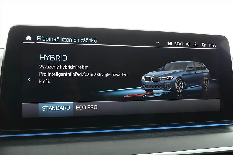 BMW Řada 5 (2022) 530e xDrive - fotka 13 z 22