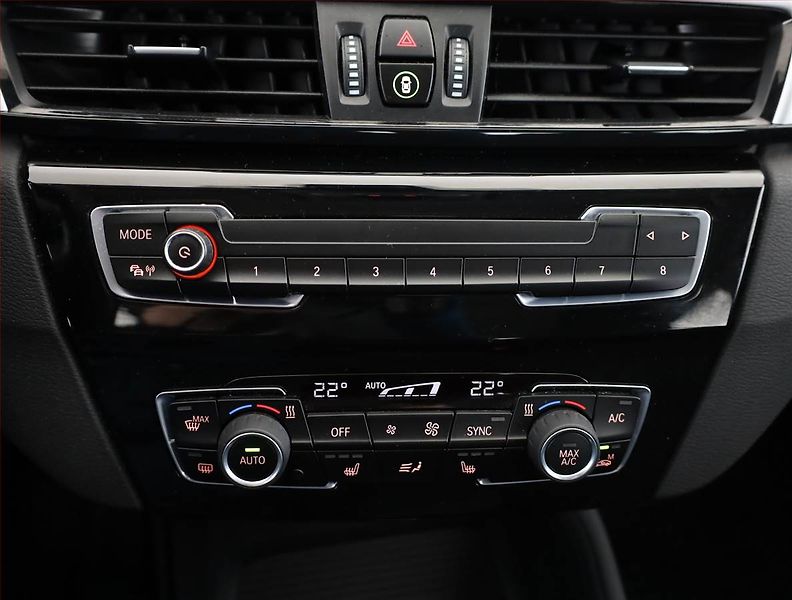 BMW X1 (2019) sDrive18d, Automat, Serv.kniha - fotka 11 z 18