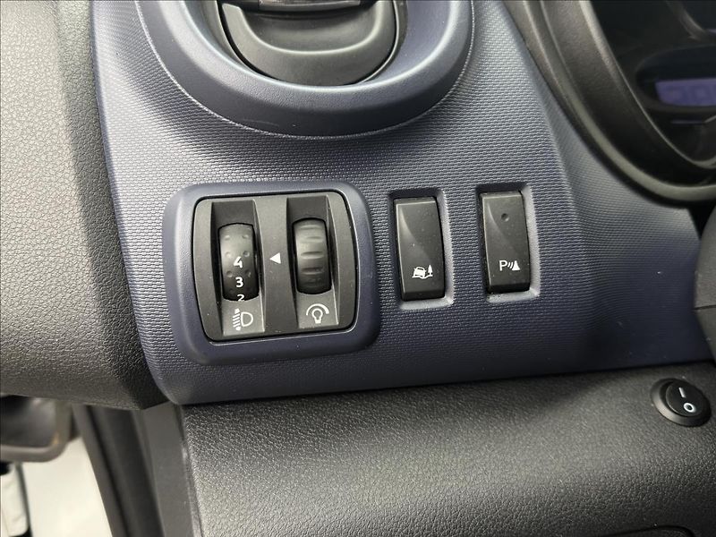 Opel Vivaro 1,6 89kW KLIMA DPH 1.MAJ CZ TZ - fotka 7 z 32