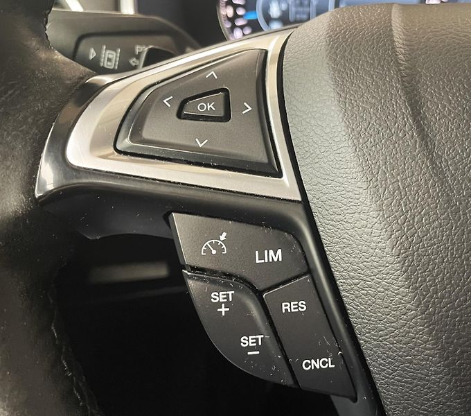 Ford S-MAX Titanium 132kW AT AWD, 7 MÍST - fotka 18 z 34