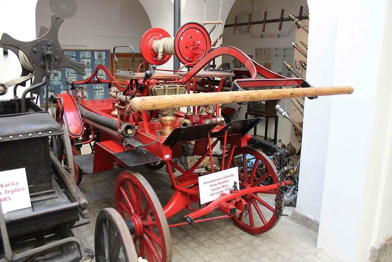 Hasičské muzeum v Krupce, má nádhernou expozici, kterou zdobí jedna z největších kolekcí motorových čerpadel - stříkaček značky Flader. Expozice se chystá na oslavu desátých narozenin.