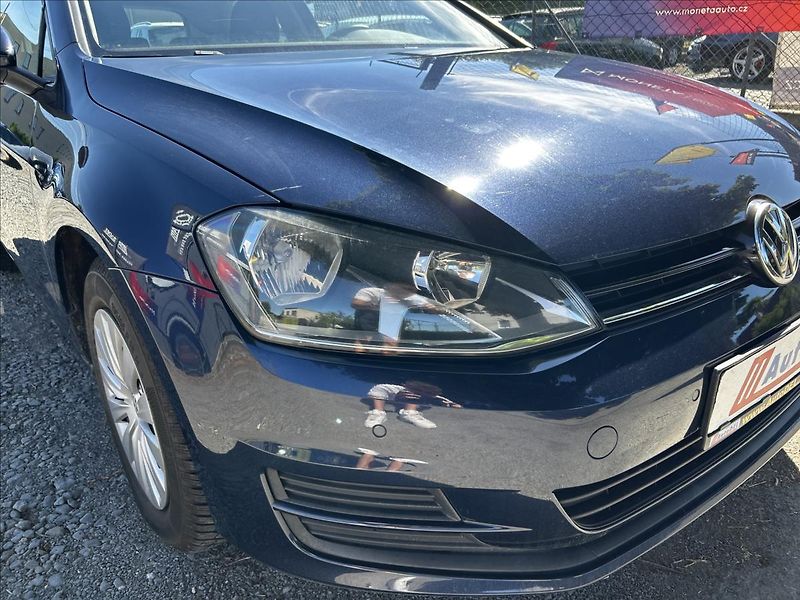 Volkswagen Golf 1,2 TSi  P+Z Senzory,Klimatiza - fotka 34 z 43