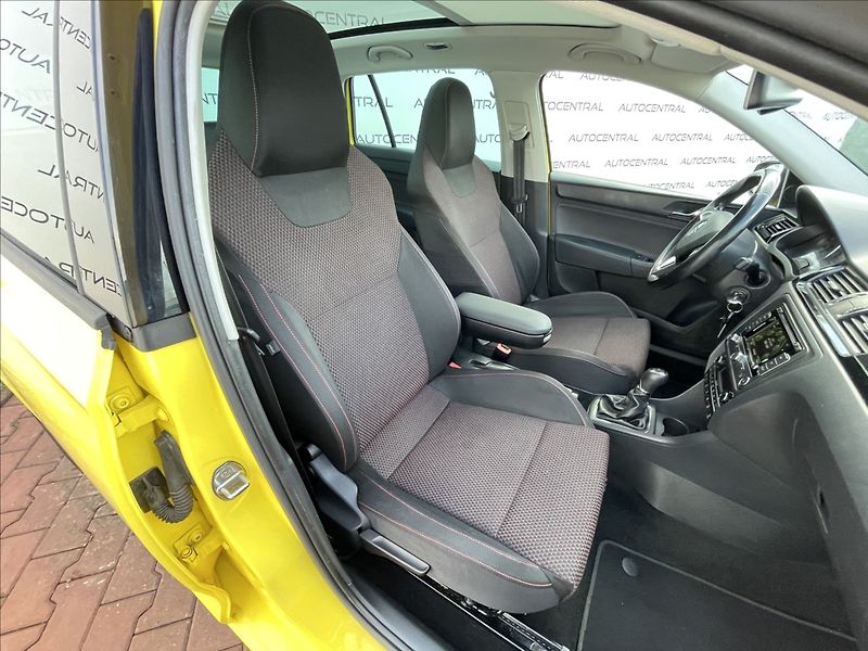 Škoda Rapid 1,6 TDi,66kW,STK 10/28 - fotka 24 z 26