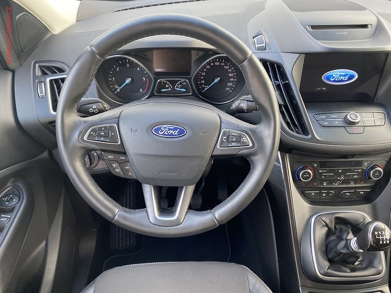 Ford Kuga (2018) 2.0 TDCi AWD, Titanium, +ALU - fotka 11 z 18