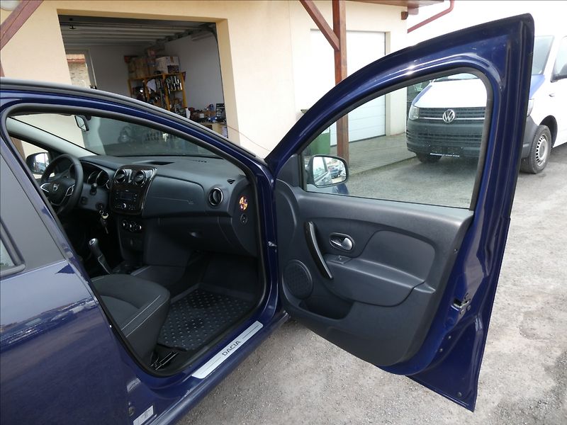 Dacia Logan 1,0 SCe Arctica, KLIMA, ČR - fotka 22 z 35