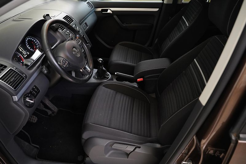 Volkswagen Touran - fotka 6 z 6