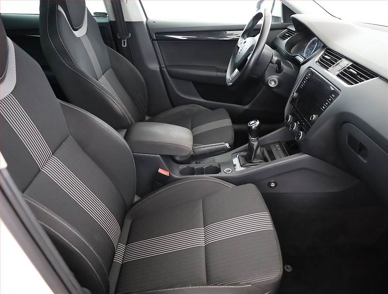 Škoda Octavia (2017) Ambition Plus 1.6 TDI - fotka 7 z 22