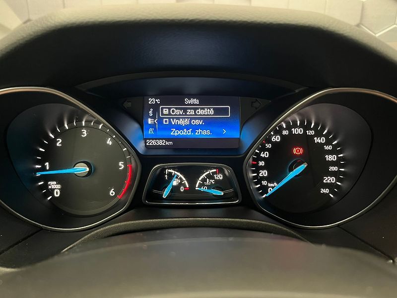 Ford Focus 2.0 TDCi 110kW SPORT - fotka 55 z 63
