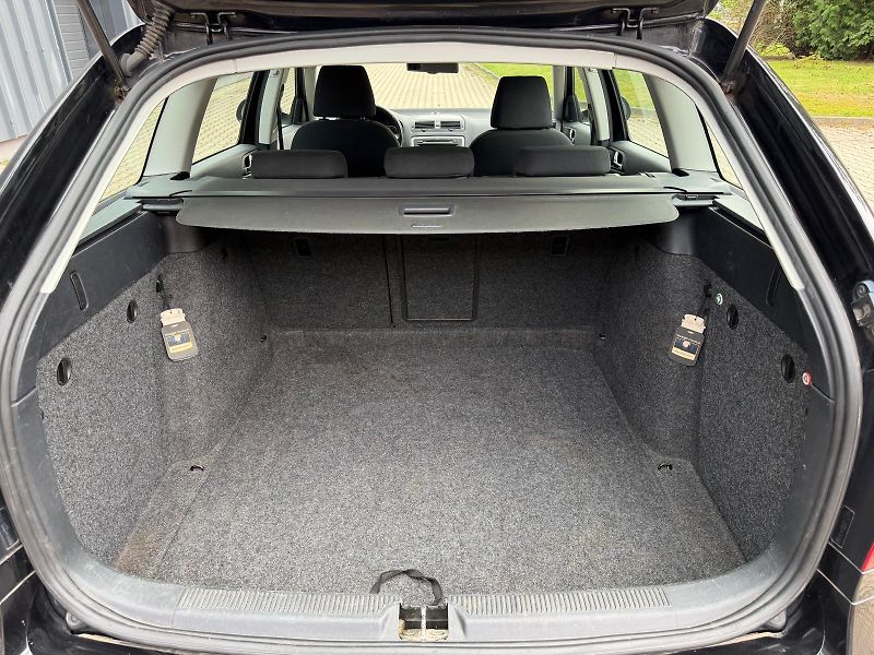 Škoda Octavia 1,6 TDI Ambiente Combi  - fotka 13 z 21