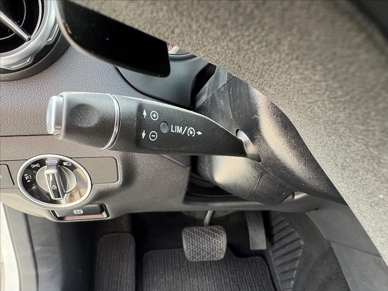 Mercedes-Benz GLA 1,6 180i 90kW AT,Led,Kůže,Navi - fotka 8 z 34
