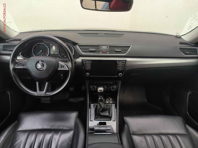 Škoda Superb (2016) 2.0 TDi, Style, bixen, navi - fotka 8 z 21