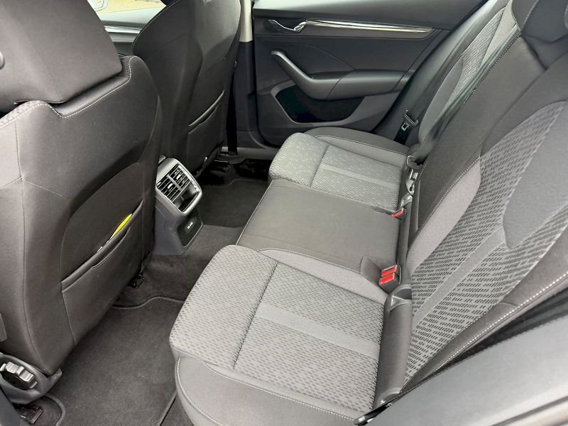Škoda Octavia (2023) COMBI STYLE 2.0TDI 85KW ZÁRUKA - fotka 19 z 21