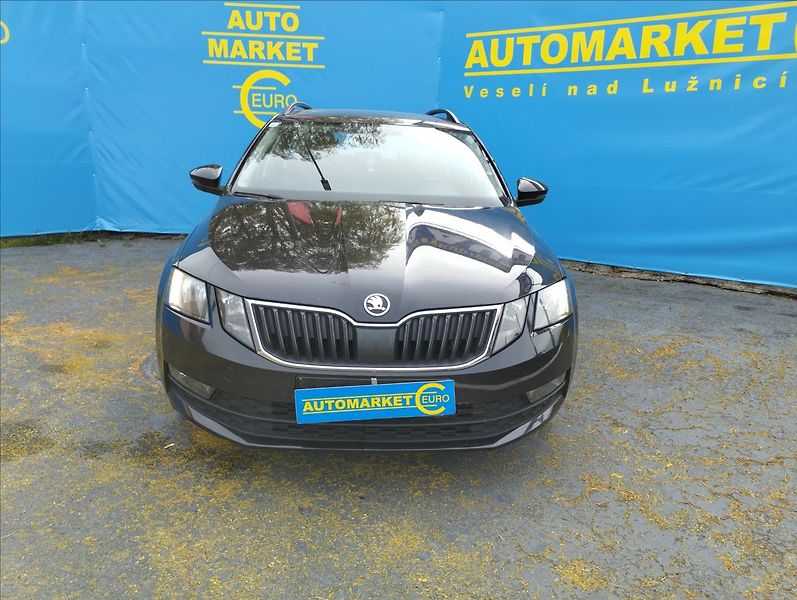 Škoda Octavia 1,6 - fotka 2 z 21