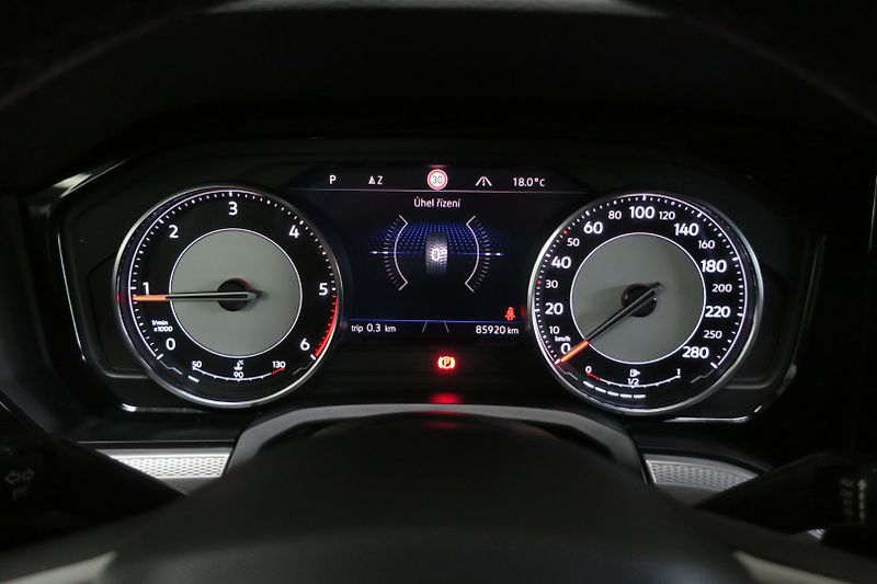 Volkswagen Touareg (2022) 3,0 TDI V6 ČR tažné 3,5t - fotka 21 z 50