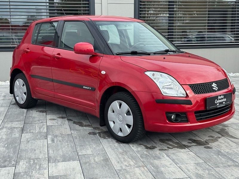Suzuki Swift (2009) 1,3 i 66 Kw 4x4 - fotka 3 z 28