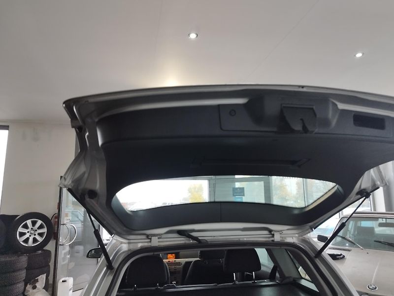 Opel Astra (2008) 1.6i,85kW,KLIM. - fotka 14 z 25