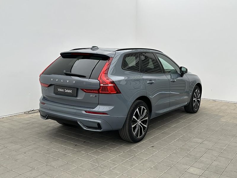 Volvo XC60 2.0 B4 4x4 ULTIMATE - fotka 6 z 31