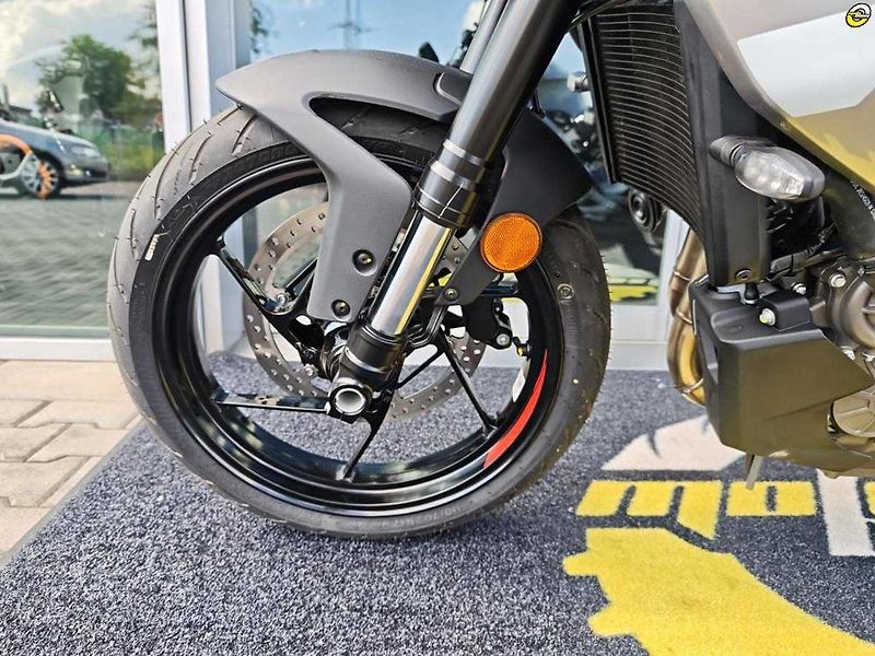 Aprilia (2026) Tuono 457 E5+ - fotka 15 z 38