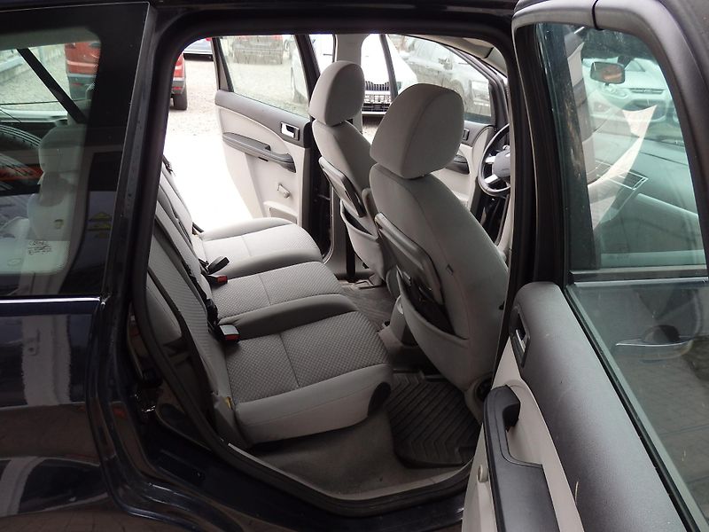 Ford C-MAX 1.6 TDCI 80 kW ZÁVĚS, KLIMA - fotka 9 z 14