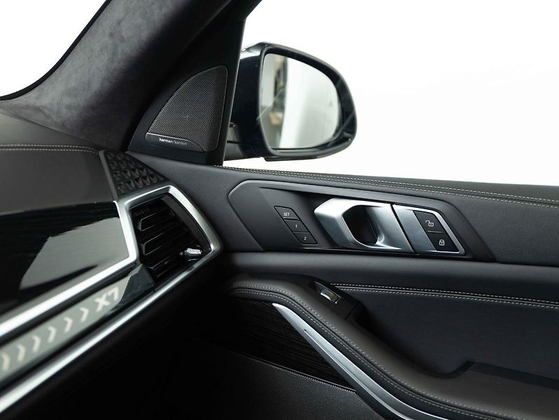 BMW X7 xDrive40i - fotka 16 z 25