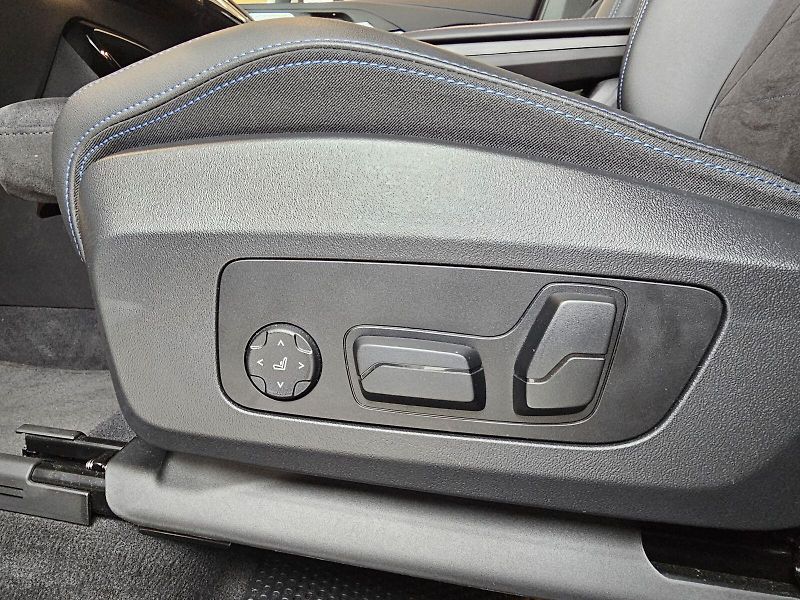 BMW Řada 2 220d Active Tourer - fotka 15 z 36