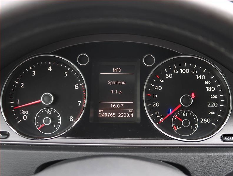 Volkswagen Passat (2011) Comfortline 1.4 TSI EcoFuel - fotka 11 z 18