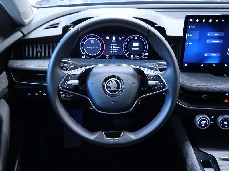 Škoda Superb - fotka 13 z 25
