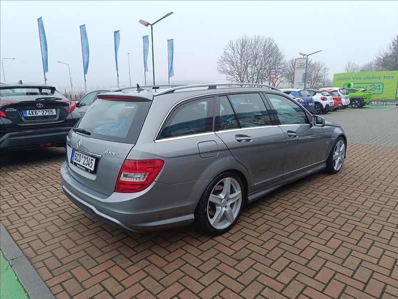 Mercedes-Benz Třídy C 2,2 250 CDI 4MATIC - fotka 6 z 20