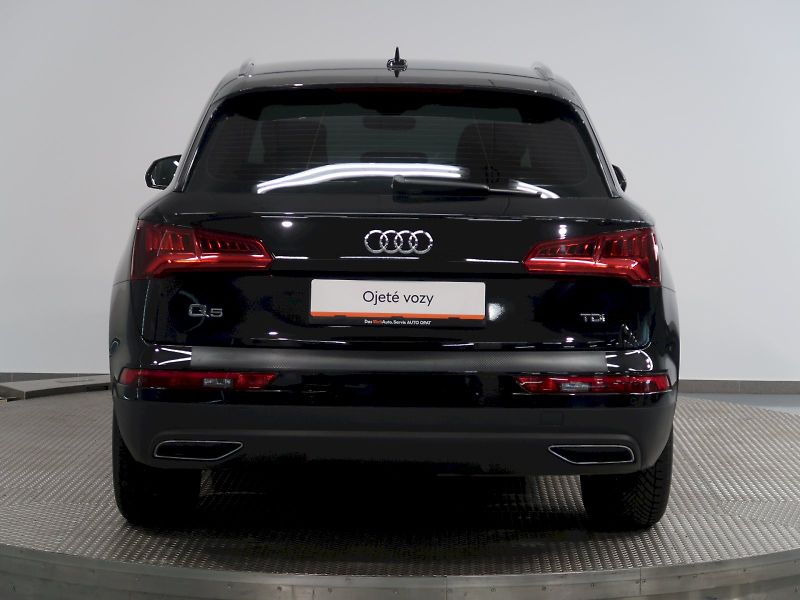 Audi Q5 (2018) 2.0TDI 100KW - fotka 9 z 32