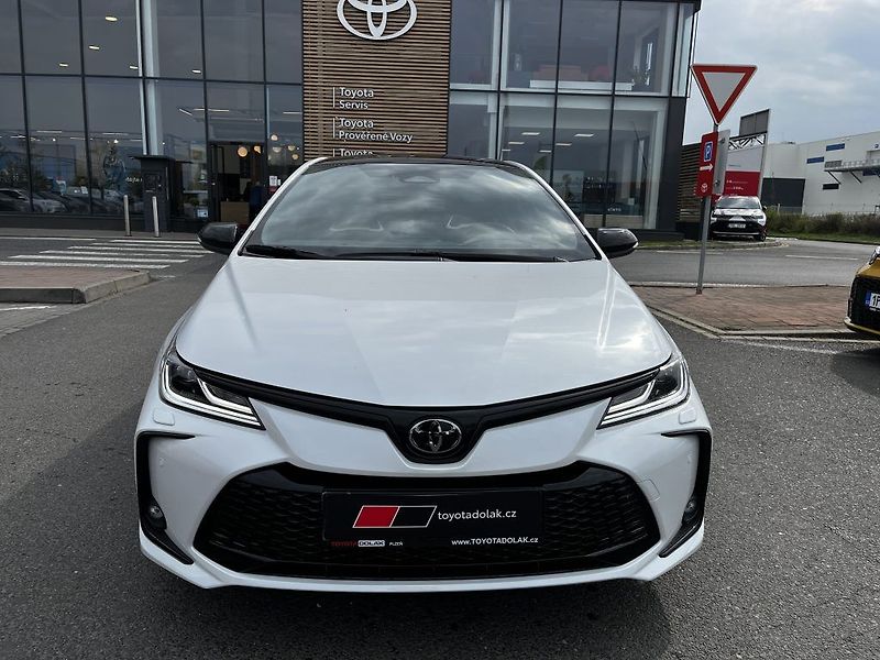 Toyota Corolla 1.8Hybrid GR Sport ODBĚR IHNED - fotka 9 z 29