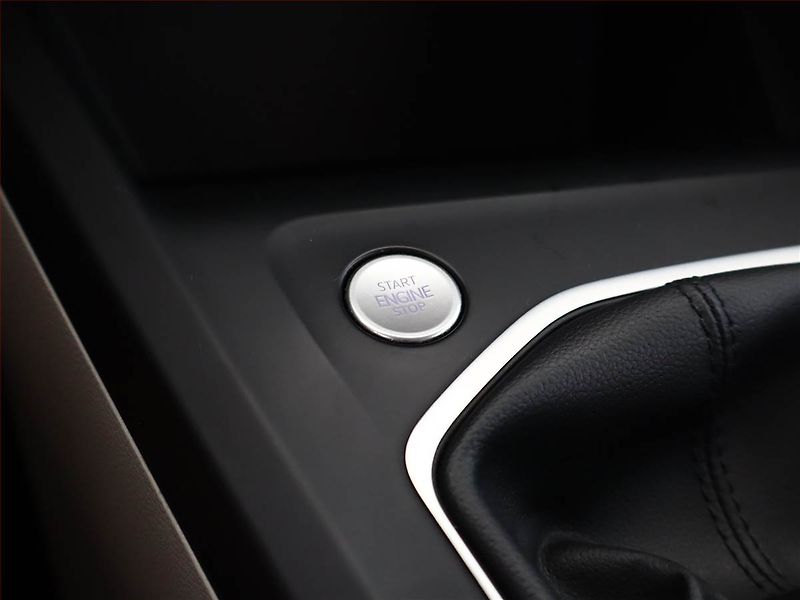 Volkswagen Golf (2021) 1.5 TSI, Serv.kniha, Tempomat - fotka 15 z 18
