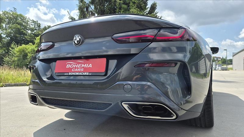 BMW Řada 8 4,4 V8 390 Kw M850i xDrive DPH - fotka 12 z 28