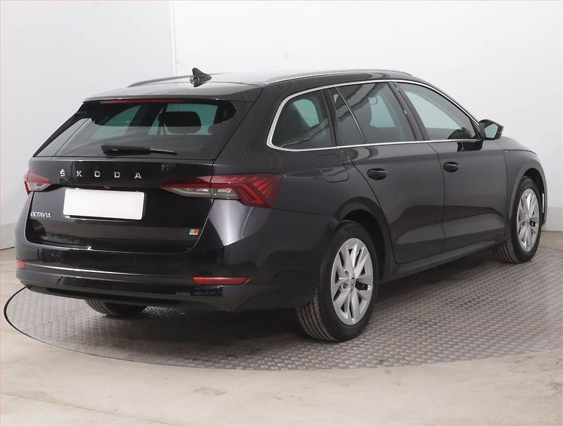 Škoda Octavia (2024) 2.0 TDI - fotka 5 z 16