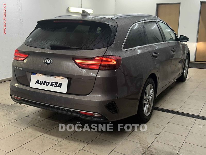 Kia Ceed (2019) 1.4 T-GDI, ČR, servis.kniha - fotka 2 z 3