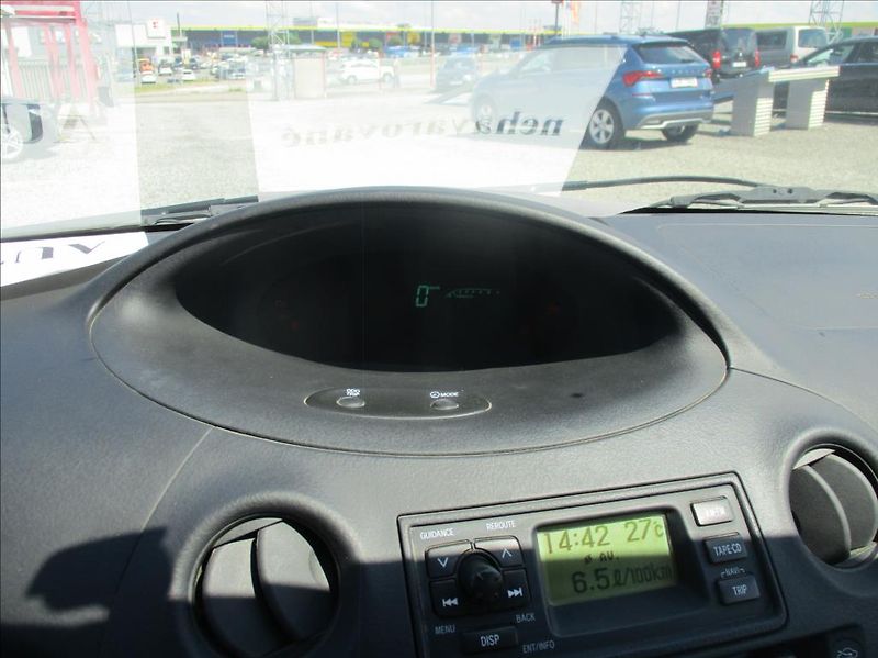 Toyota Yaris 1,0 VVTi, Automat, CZ - fotka 18 z 30