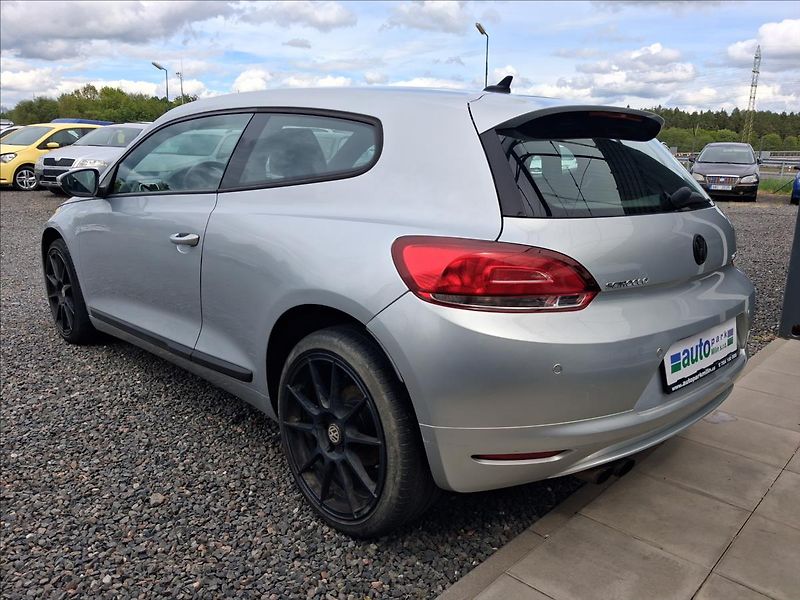 Volkswagen Scirocco 1,9 2.0 TDi, kůže - fotka 5 z 13