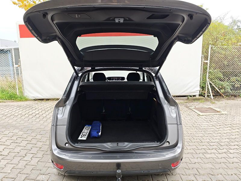 Citroën C4 SpaceTourer (2019) 1,2 PureTech 130 Shine EAT8 - fotka 22 z 24