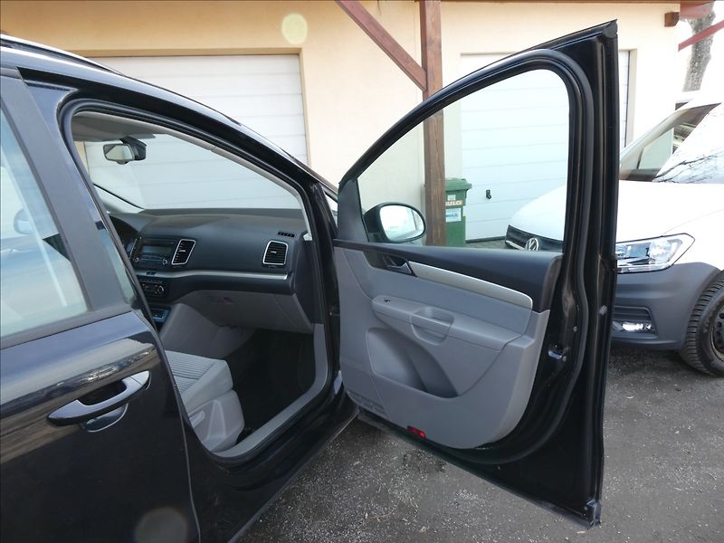 Seat Alhambra 2,0 TDi 103kW 7.míst, serviska - fotka 16 z 39