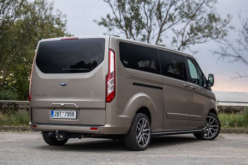 Ford Tourneo Custom - fotka 5 z 24