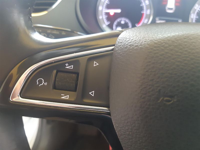 Škoda Octavia 1.6 TDI DSG NAVI APP - fotka 15 z 28