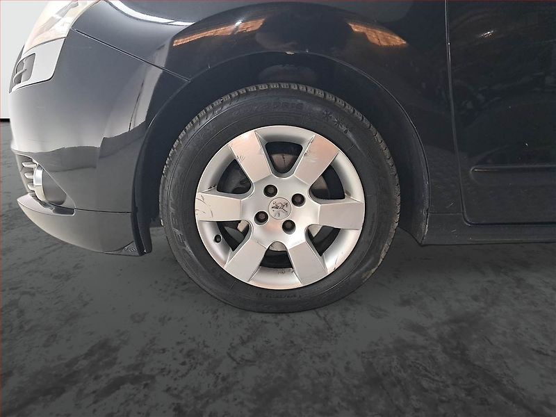 Peugeot 5008 (2011) 1.6 HDi, Tempomat - fotka 14 z 18